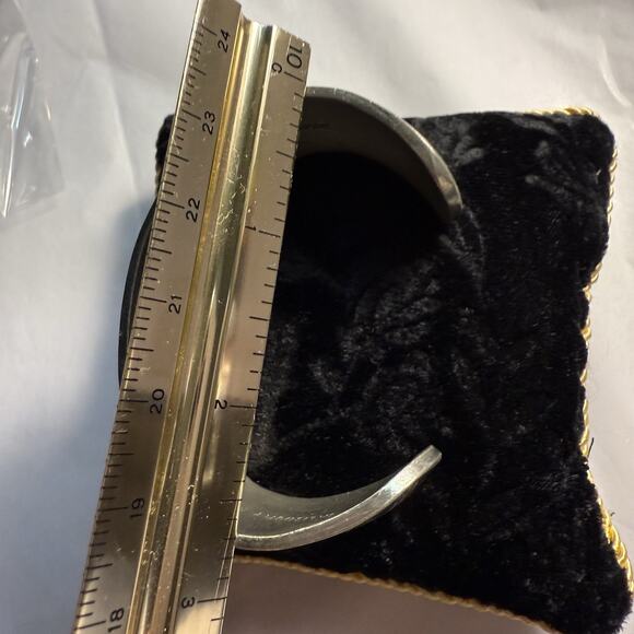 Salisbury Pewter June Rose Flower Cuff Bangle Bracelet Etched Collectible 1” - Picture 8 of 12